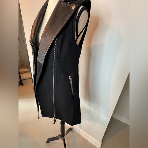 Mackage Sleeveless Jacket w/ Leather Collar | Black | Size XS - Picture 9 of 17